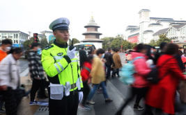 扬州交警支队,创新服务，优化交通，守护城市安全